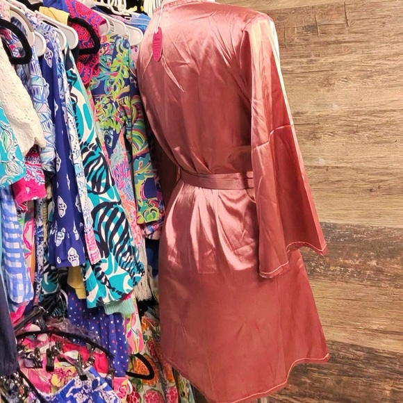 Adome Luxurious Pink Coral Satin Lace Robe - Picture 10 of 14